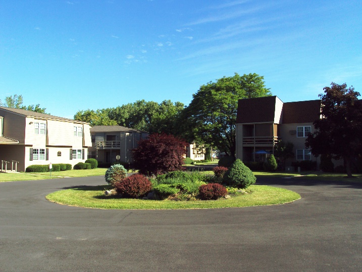 DSC04521 Holiday Manor Apartments